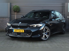 BMW 3-serie Touring - 330e | Panoramadak | M Schaalstoelen | H+K | HUD | Adaptieve cruise Control | LED | 19 Inc