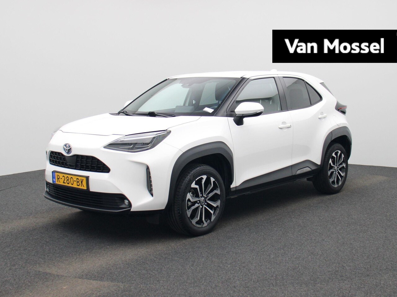 Toyota Yaris Cross - 1.5 Hybrid First Edition | Automaat | Trekhaak | Camera | NAV | CC | - AutoWereld.nl