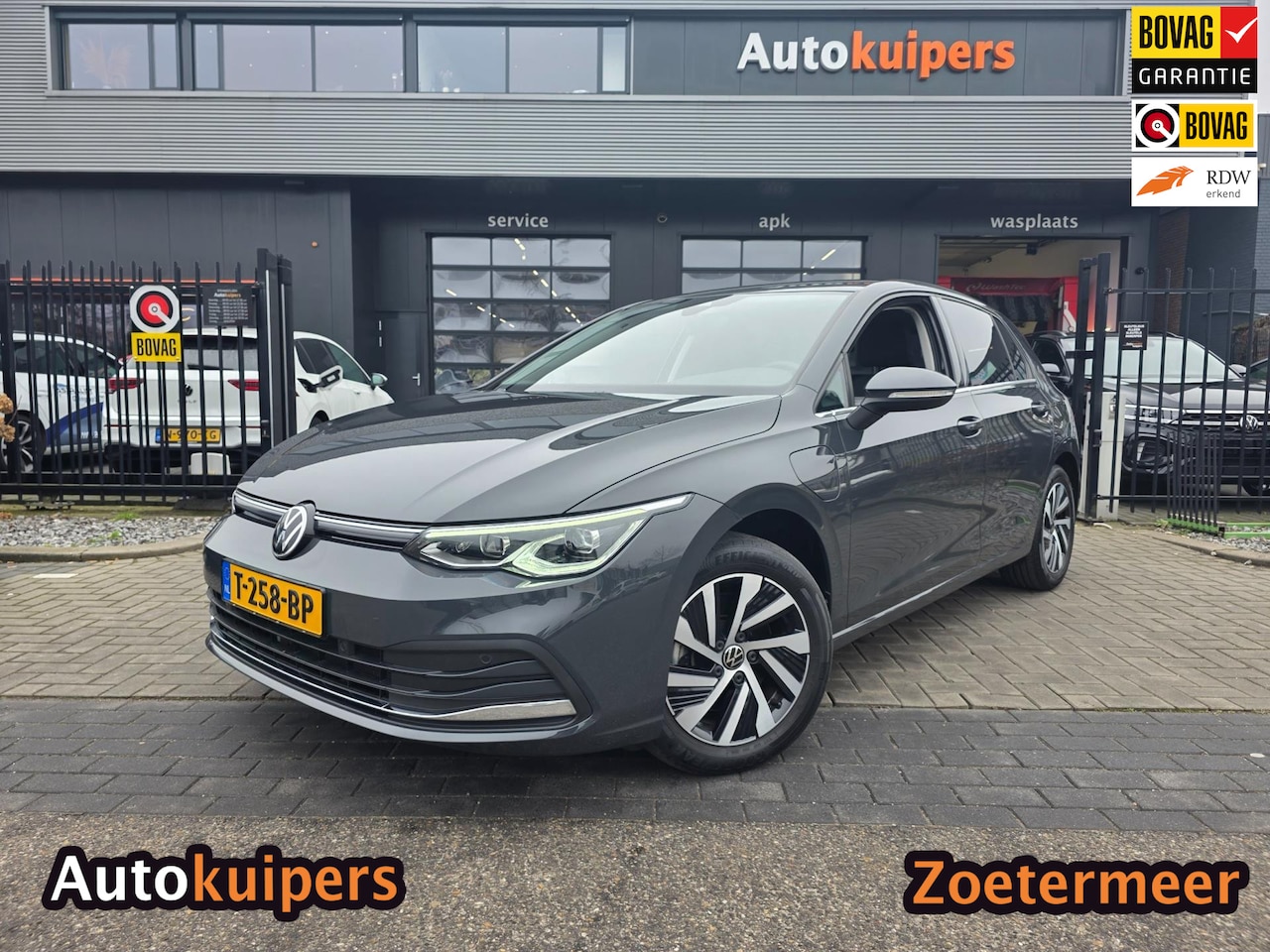 Volkswagen Golf - 1.4 eHybrid Style | PHEV | Met o.a. elektrische bestuurdersstoel (ergonomisch), PDC, clima - AutoWereld.nl