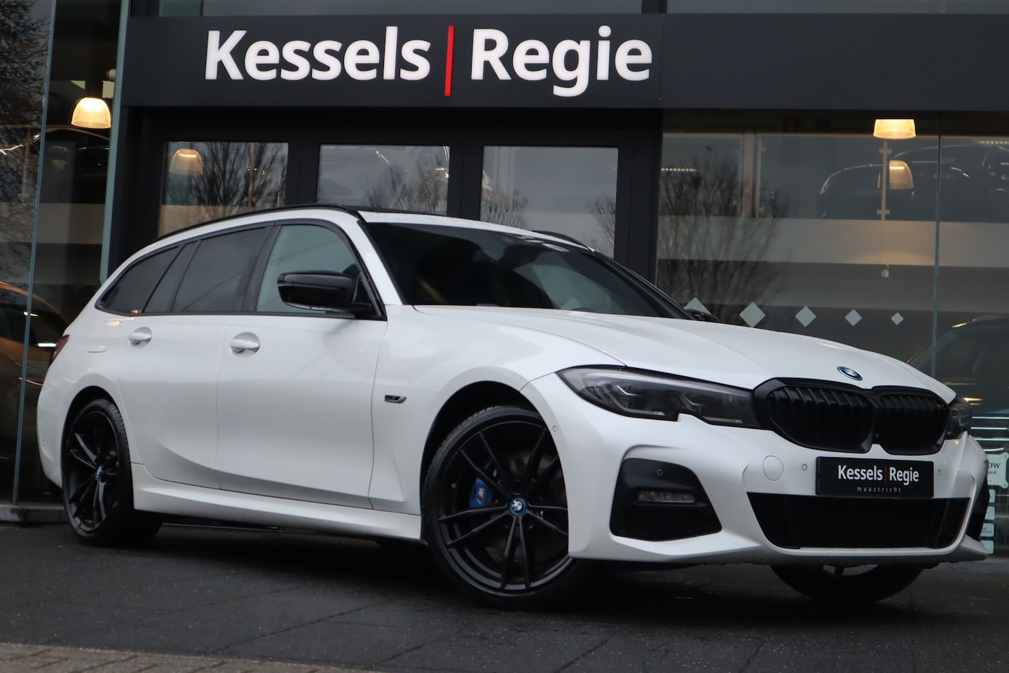 BMW 3-serie Touring - 330e M-sport Pano Memory Laser El.Haak 360 Carbon HiFi Keyless 19” Bliss Ambient Pearl Whi - AutoWereld.nl