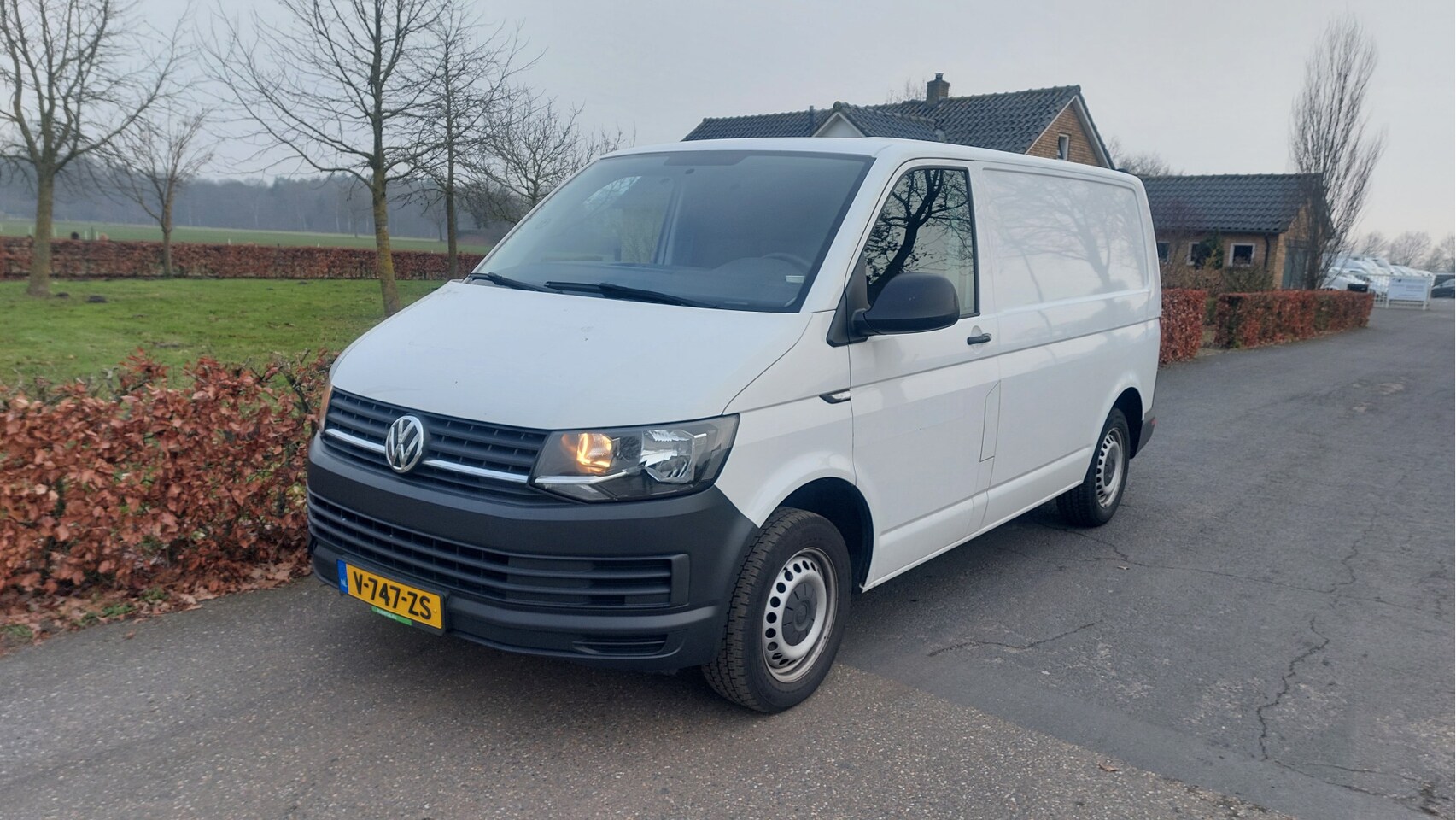 Volkswagen Transporter - 2.0 TDI L1H1 Economy AIRCO BJ 2019 - AutoWereld.nl