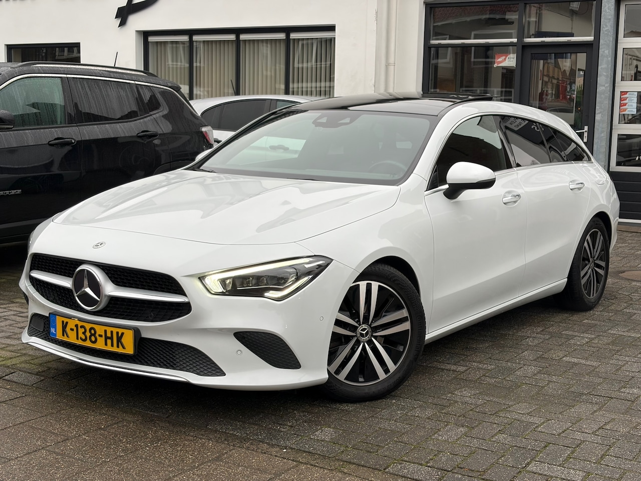 Mercedes-Benz CLA-klasse Shooting Brake - 180 Business Solution Luxury 180 Business Solution Luxury, Schuif/kanteldak, Stoelverwarming, Lederen bekleding - AutoWereld.nl