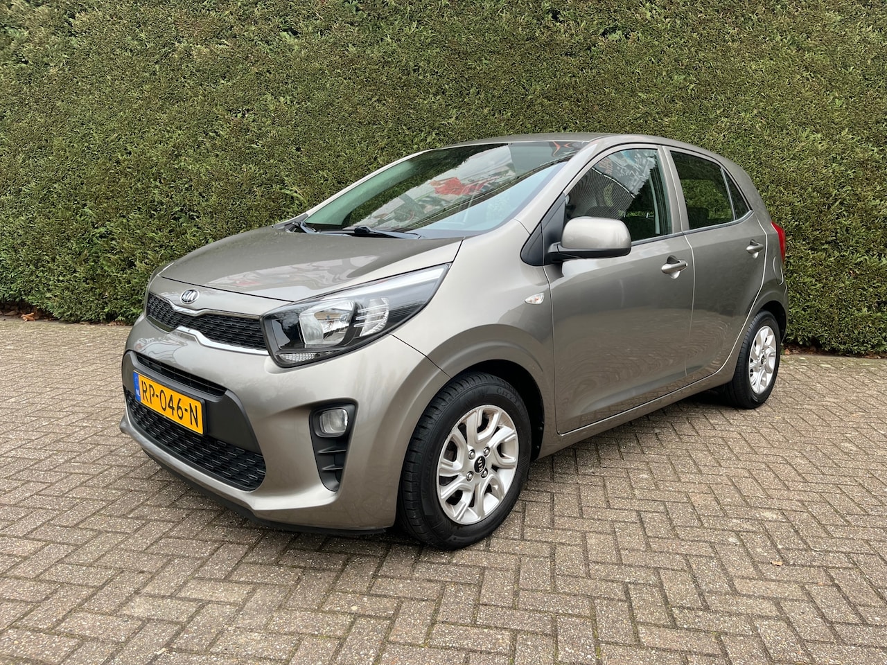 Kia Picanto - 1.0 CVVT ComfortPlusLine Navigator 1.0 CVVT ComfortPlusLine Navigator, Apple-carplay, Navi, Camera, Eerste eigenaar ! - AutoWereld.nl