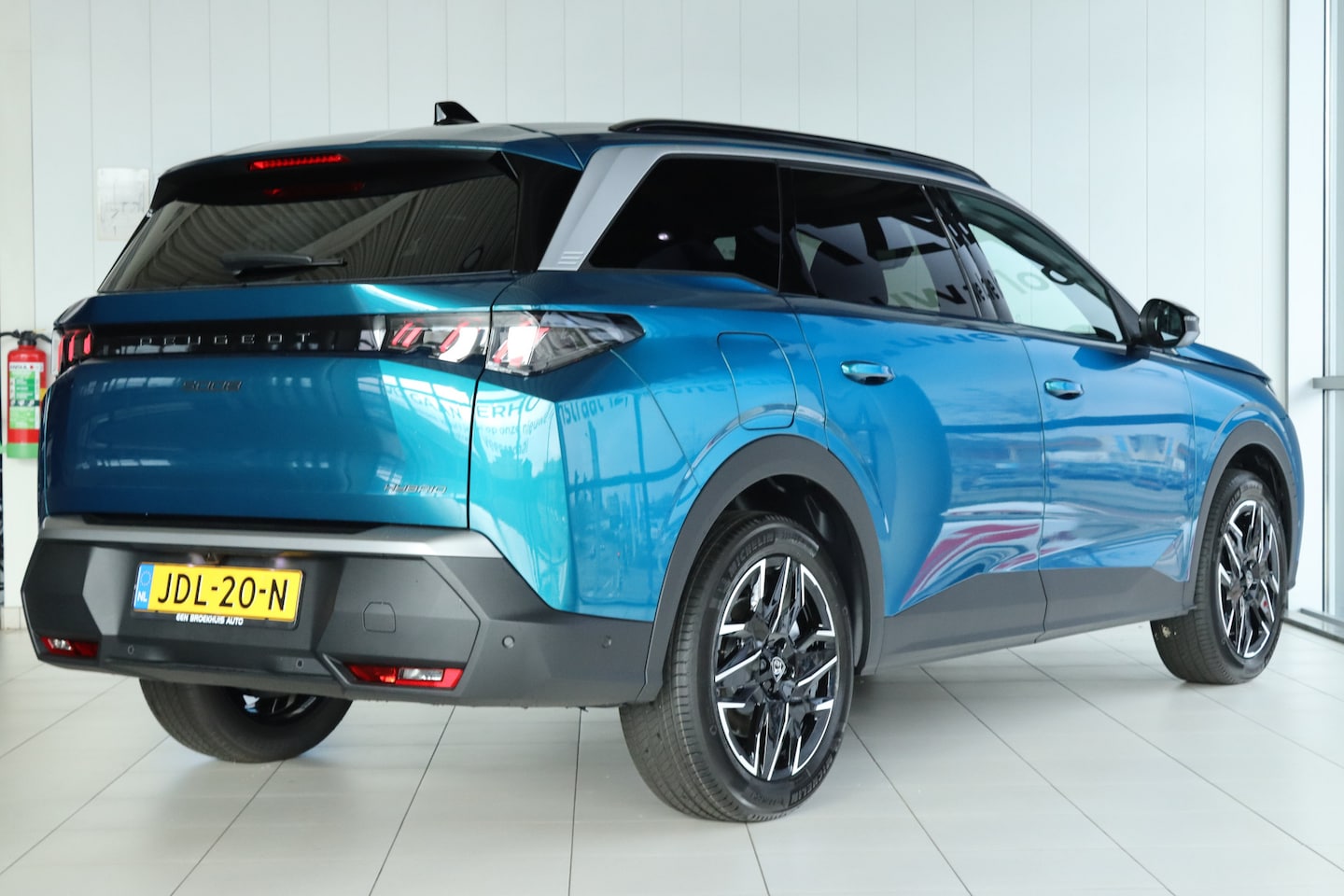 Peugeot 5008 - 1.2 Hybrid 145 Allure | Adapt. Cruise | 7-Persoons | Stoel+Stuurverwarming | 360 Camera | - AutoWereld.nl