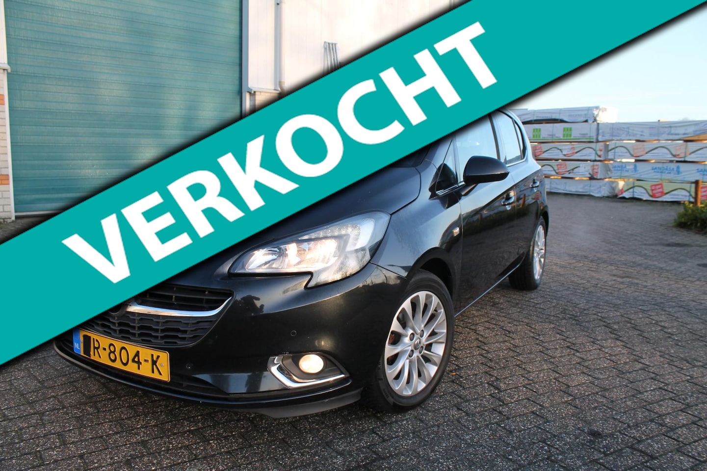 Opel Corsa - 1.4 Innovation - model 2017 - 1400 motor - lm velgen - groot display - mistlampen - AutoWereld.nl