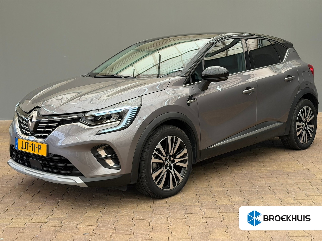 Renault Captur - 1.6 E-Tech Plug-In Hybrid 160 Initiale Paris Lederen Luxe Stoelen | Camera | Parkeersensor - AutoWereld.nl