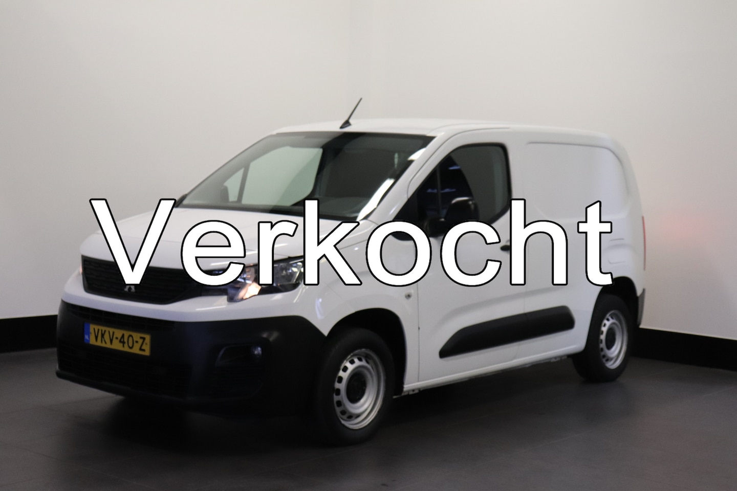 Peugeot Partner - 1.2 110PK Benzine - Airco - Navi - Cruise - € 11.950,- Excl. - AutoWereld.nl