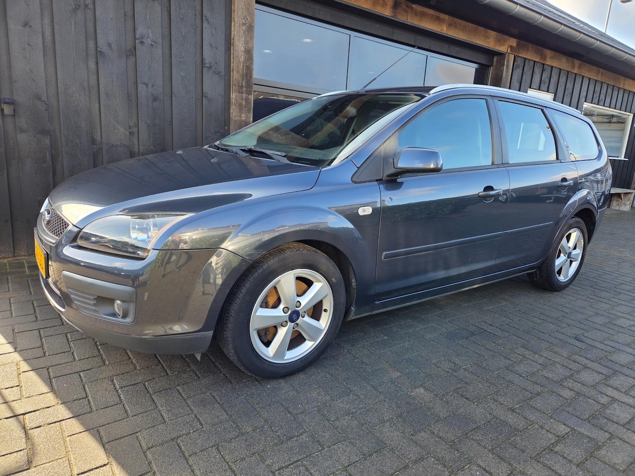 Ford Focus Wagon - 2.0-16V Futura 2.0-16V Futura *NIEUWE APK* - AutoWereld.nl