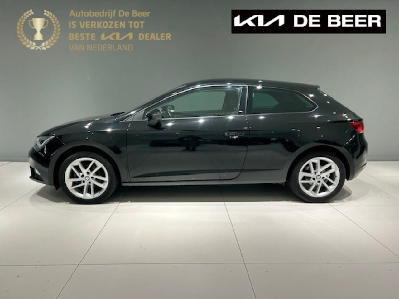 SEAT Leon SC - 1.2 TSI 110PK Style Business LMV Half leder/stof Full LED - AutoWereld.nl
