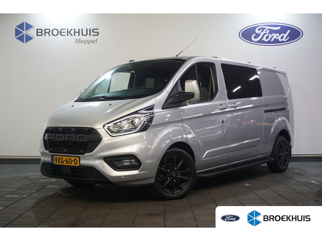 Ford Transit Custom - 300 2.0 TDCI L2H1 Limited DC | Achteruitrijcamera | Cruise control adaptief | Trekhaak - AutoWereld.nl