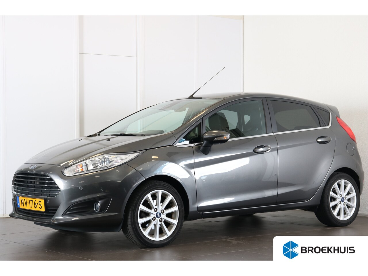 Ford Fiesta - 1.0 EcoBoost 100PK Titanium | Navi | Clima | Cruise | Parkeersensoren V+A | Licht- & Regen - AutoWereld.nl