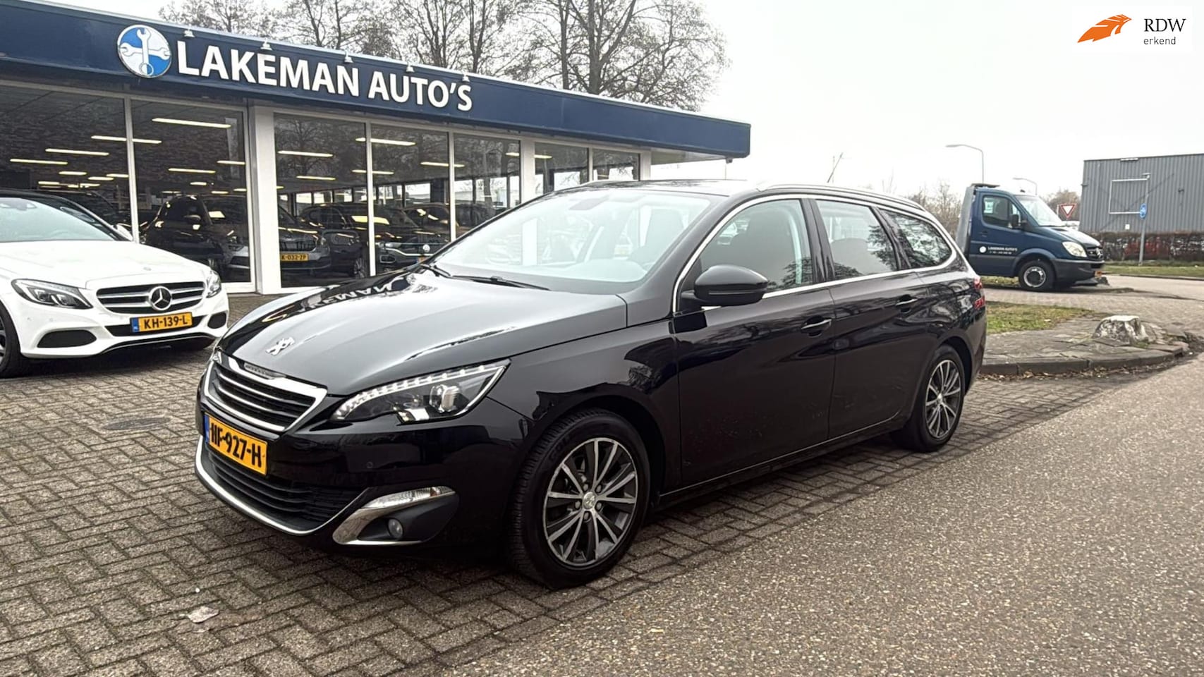 Peugeot 308 SW - 1.2 PureTech Allure Blackline Xenon Huurkoop Inruil APK Garantie - AutoWereld.nl
