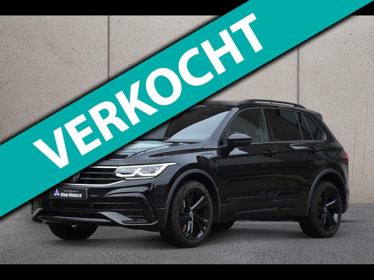 Volkswagen Tiguan - 1.4 TSI eHybrid R-Line Business+ | Black Style | Travel Assist | Winterpakket - AutoWereld.nl
