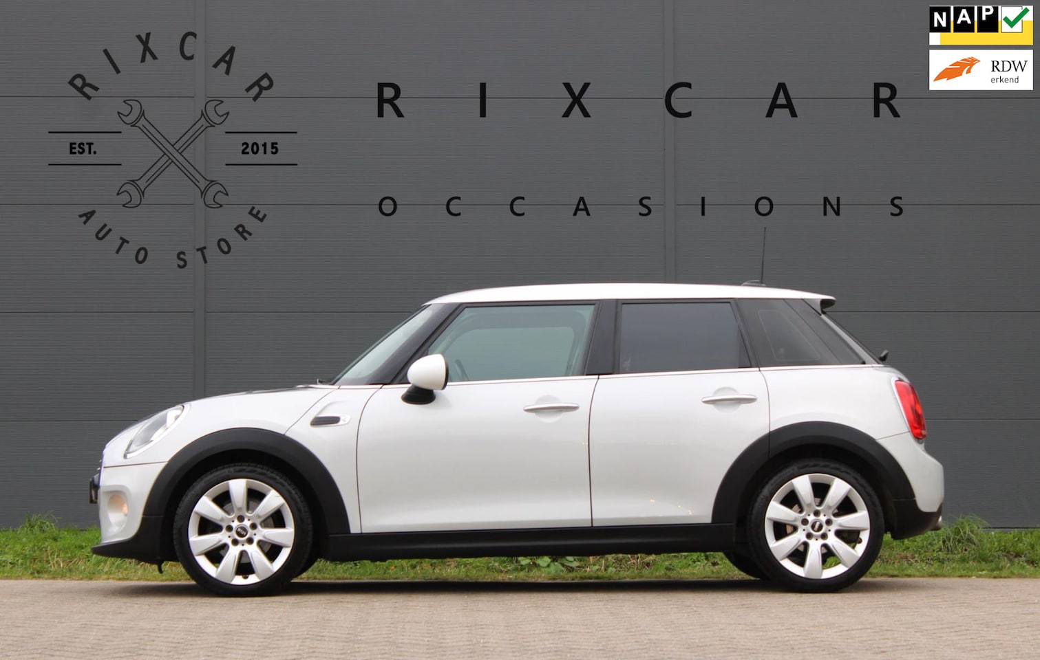 MINI Cooper - Mini 1.5 D Navi Sportline - AutoWereld.nl