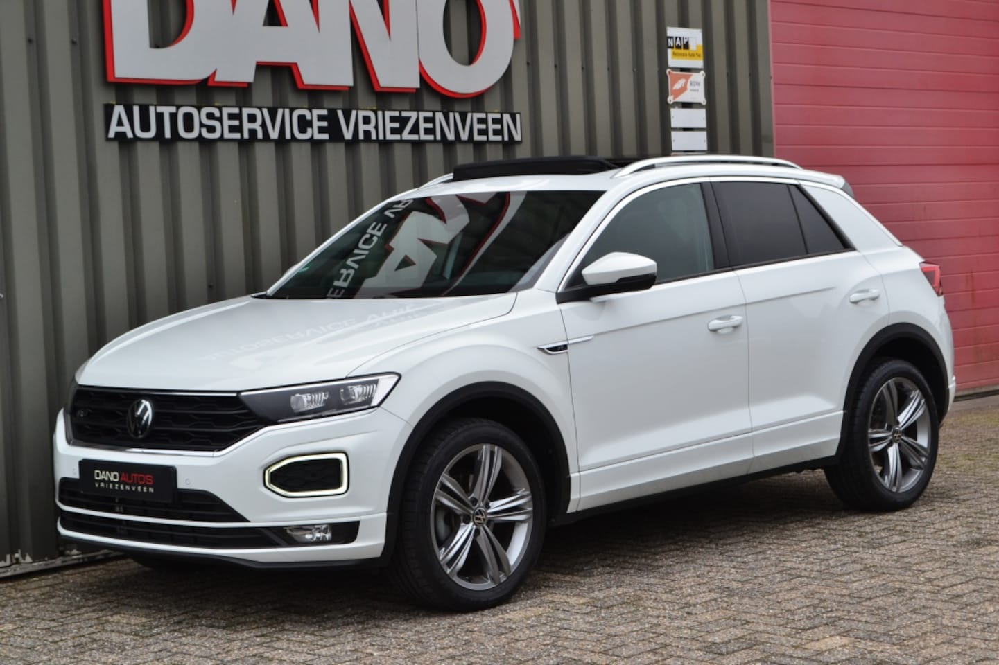 Volkswagen T-Roc - 1.5 TSI Sport BnsR - AutoWereld.nl