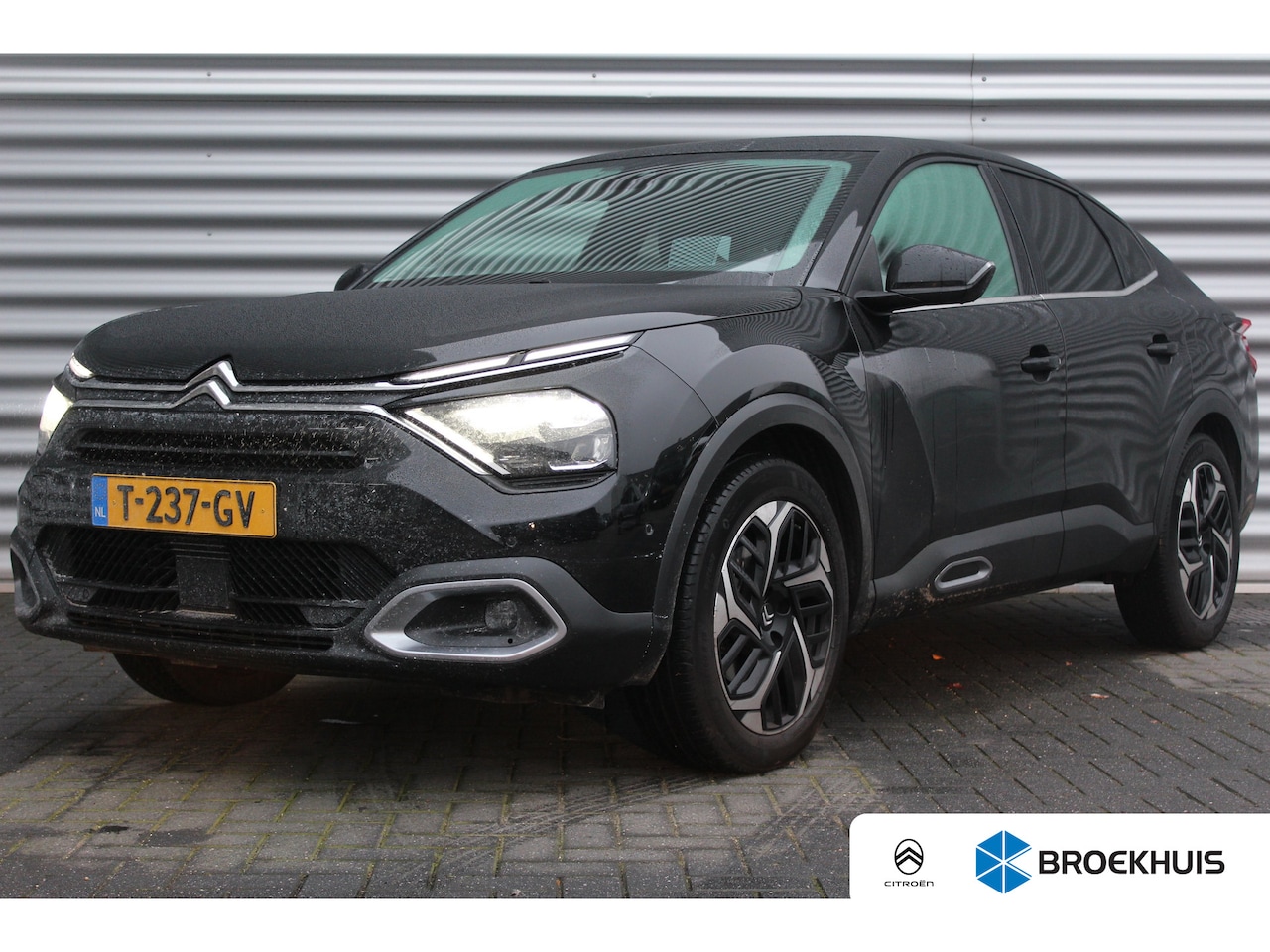 Citroën C4 X - 1.2 PURETECH 130PK SHINE AUTOMAAT / NAVI / LEDER / CLIMA / LED / PDC / 18" LMV / CAMERA / - AutoWereld.nl
