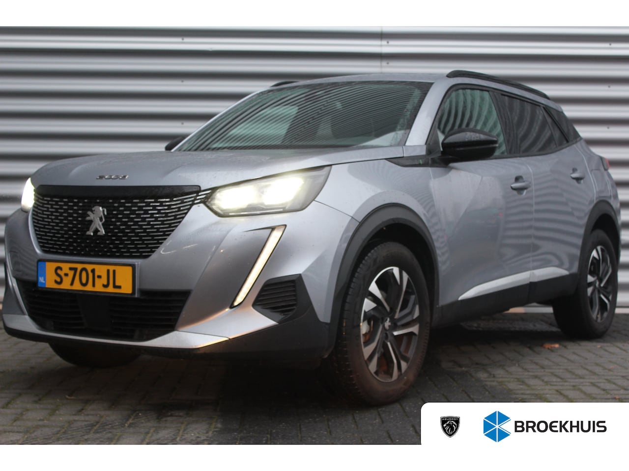 Peugeot 2008 - 1.2 PURETECH 130PK ALLURE PACK AUTOMAAT / NAVI / LEDER / CLIMA / LED / PDC / 17" LMV / CAM - AutoWereld.nl