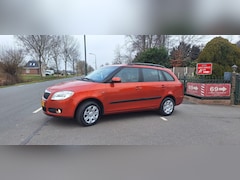 Skoda Fabia Combi - 1.6-16V Ambition VAN EERSTE EIGENAAR