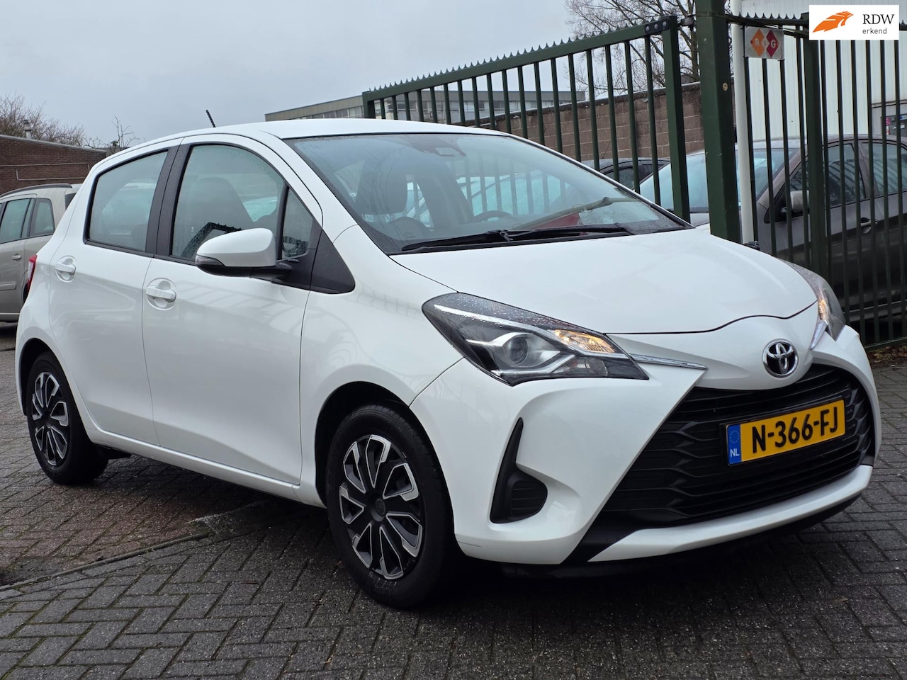 Toyota Yaris - 1.0 VVT-i Connect 1e eigenaar dealer onderhouden airco achteruit camera - AutoWereld.nl