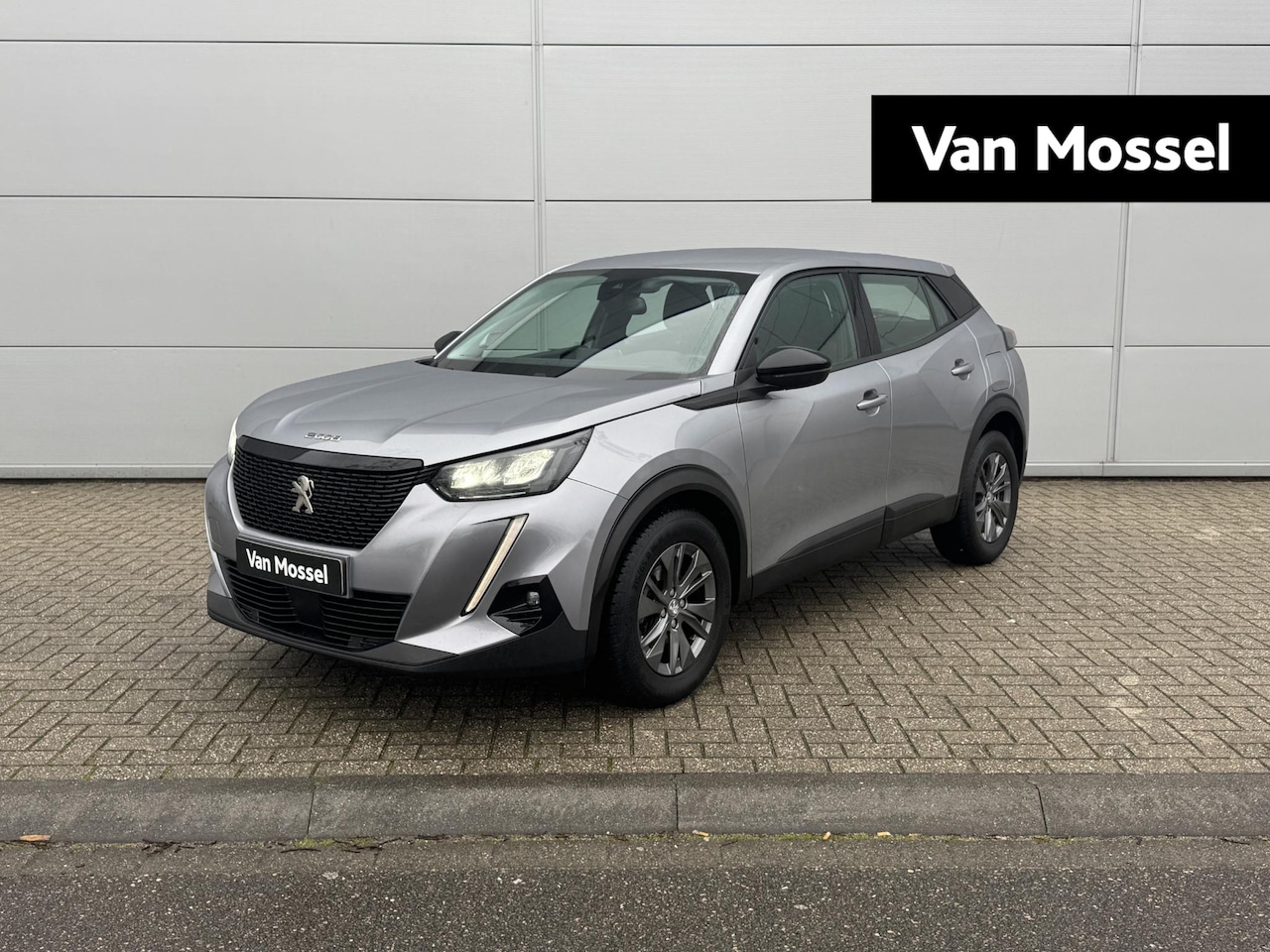 Peugeot 2008 - 1.2 PureTech Active Pack | Cruise Control | Climate Control | Parkeerhulp | Apple Carplay/ - AutoWereld.nl