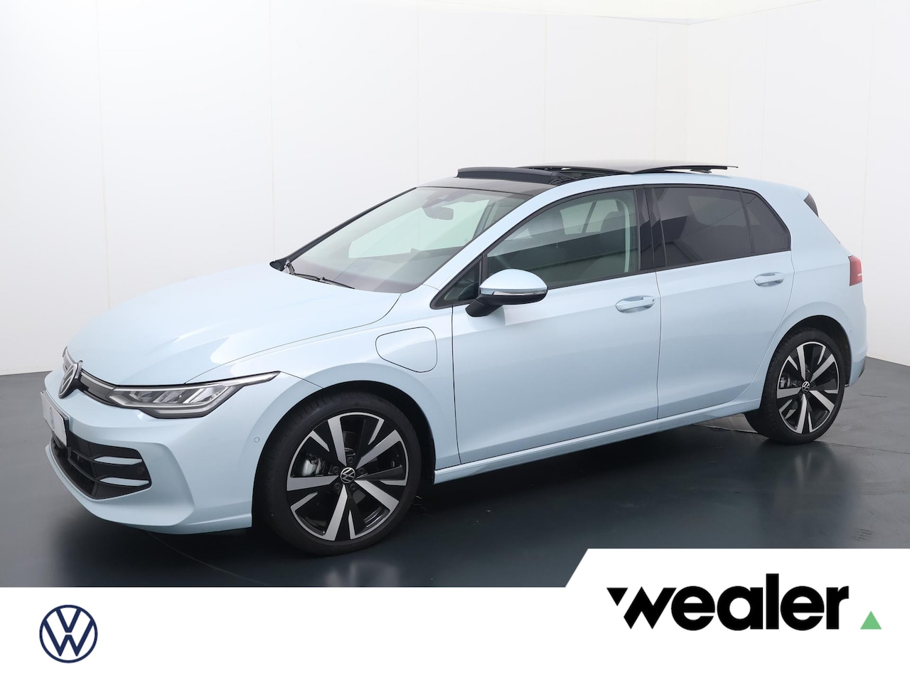 Volkswagen Golf - 1.5 eHybrid Life Edition | 204 PK | SoH100% | Automaat | Panoramadak | Adaptive cruise co - AutoWereld.nl