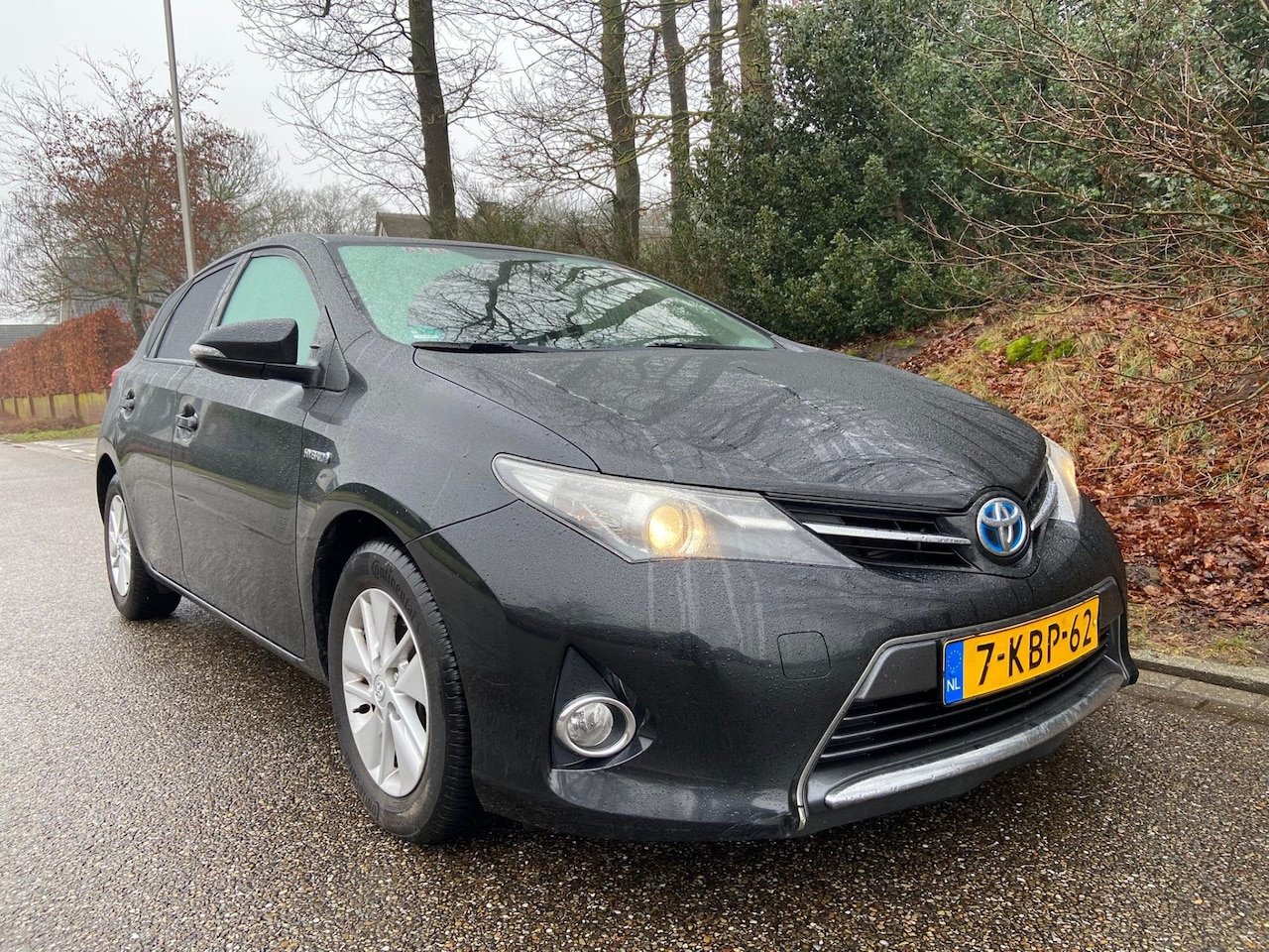 Toyota Auris - 1.8 Hybrid Aspiration 1.8 Hybrid Aspiration, BJ`2013, dealer onderhouden - AutoWereld.nl