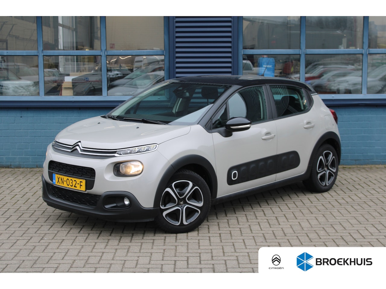 Citroën C3 - 1.2 PureTech Feel All-Season Banden | Trekhaak | Navigatie | Climate Control - AutoWereld.nl