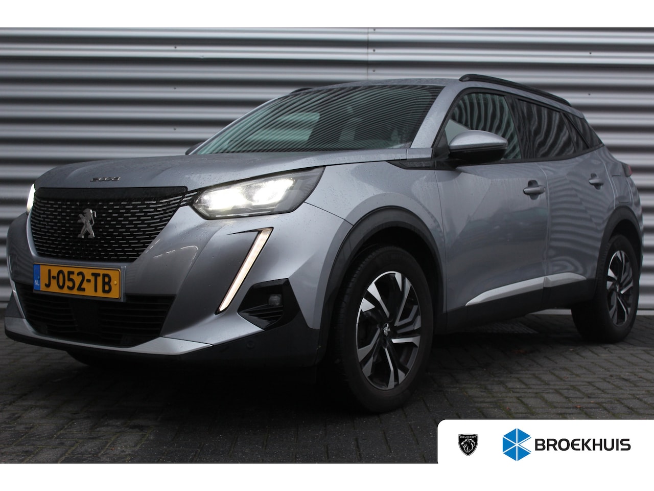 Peugeot 2008 - 1.2 PURETECH 130PK ALLURE PACK / NAVI / LEDER / CLIMA / LED / PDC / 17" LMV / CAMERA / KEY - AutoWereld.nl