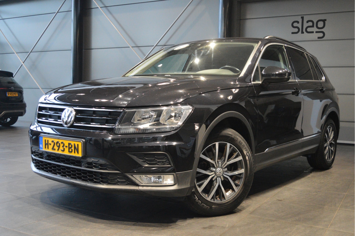 Volkswagen Tiguan - 1.4 TSI ACT Connected navi cruise pdc trekhaak 17 inch !! - AutoWereld.nl