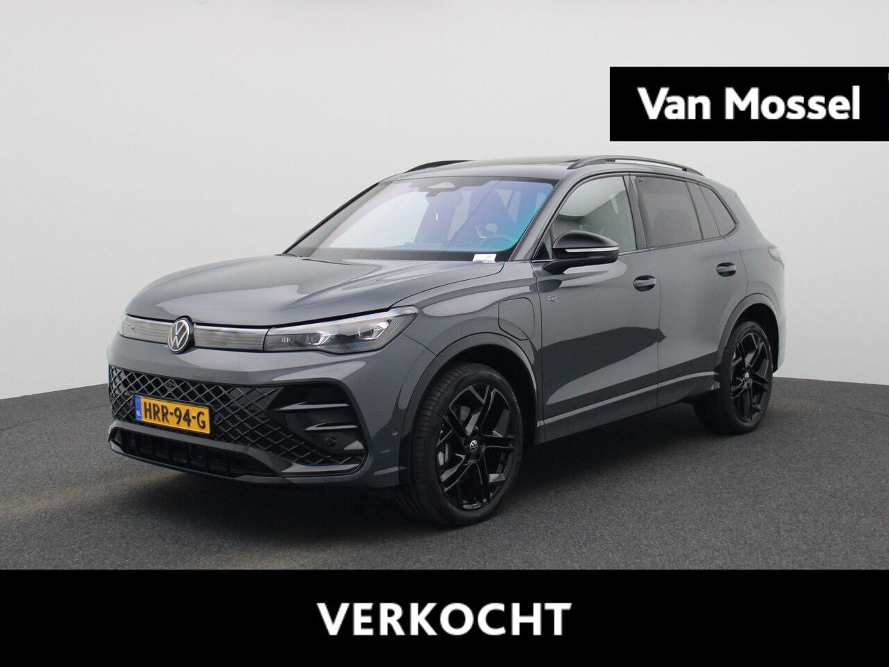 Volkswagen Tiguan - 1.5 eHybrid R-Line Edition | Navigatie | Trekhaak | 20 Inch Velgen | Black pakket | Stoel/ - AutoWereld.nl