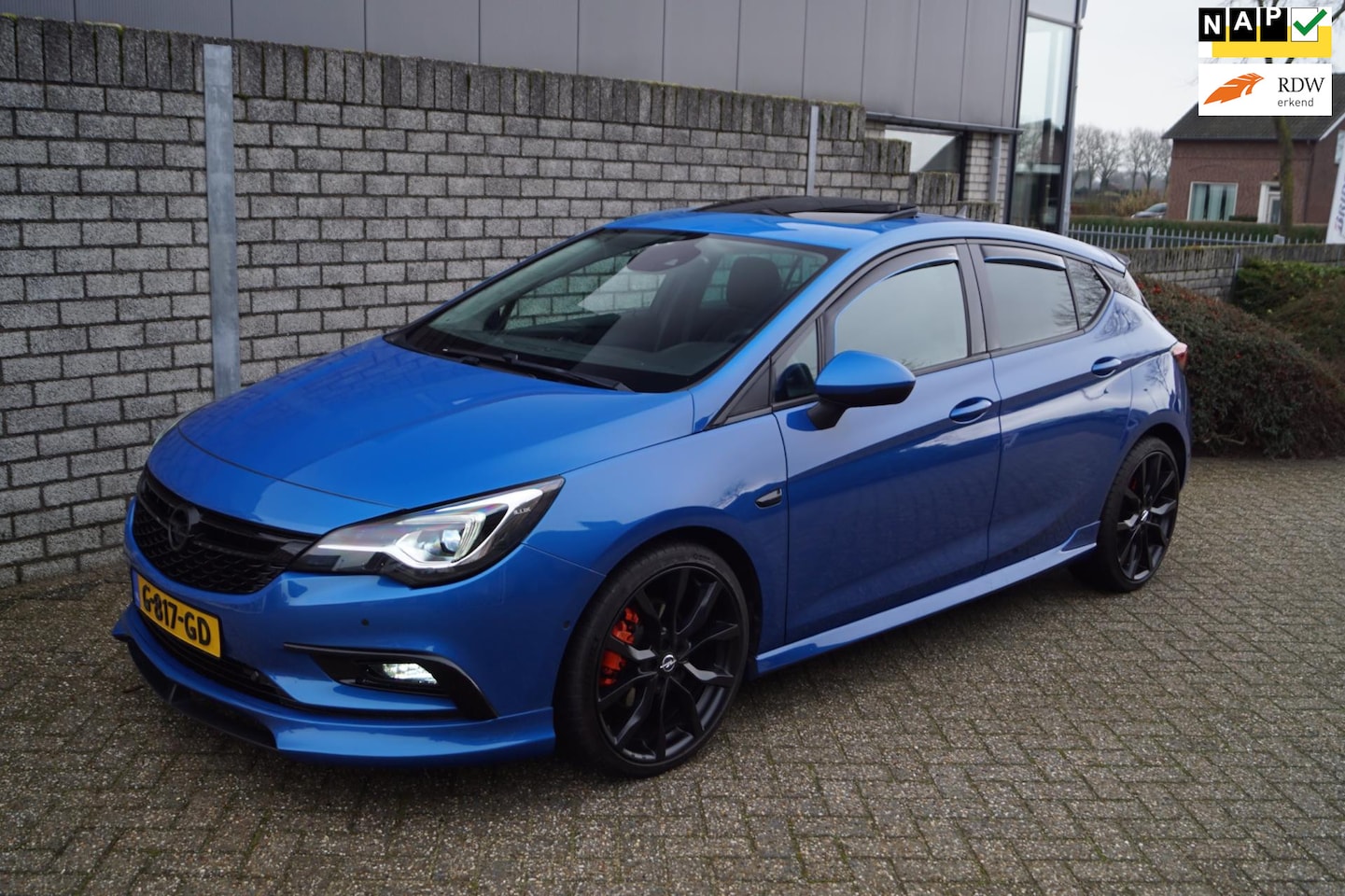 Opel Astra - 1.6 Turbo Business Executive OPC Line Autom Schkdak Half Leder Sports Navi Camera LED Kopl - AutoWereld.nl