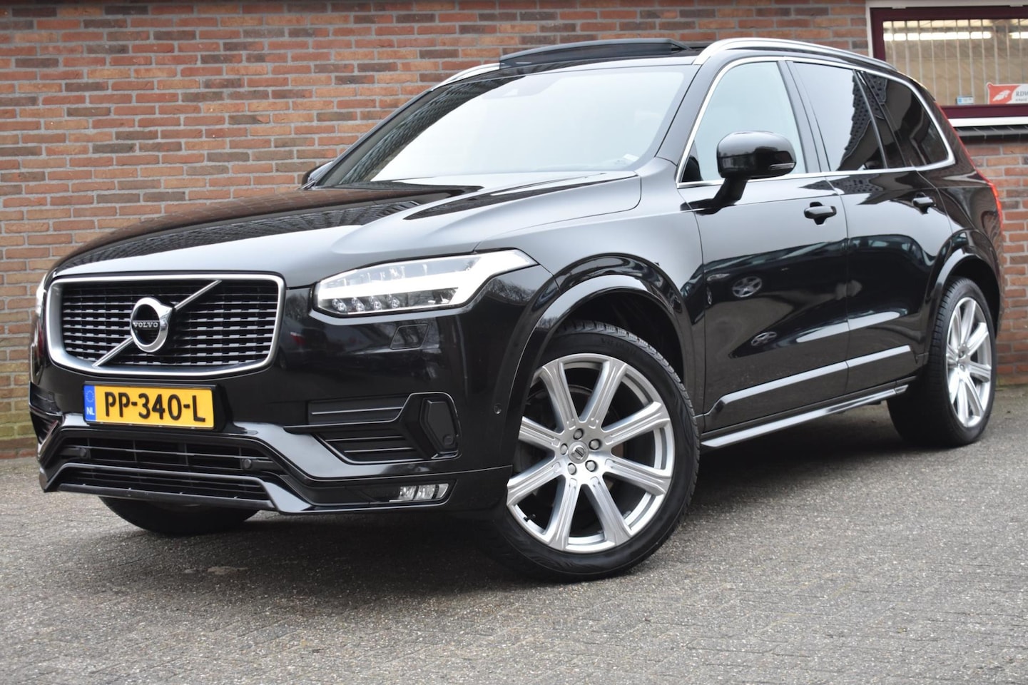 Volvo XC90 - 2.0 D5 AWD Inscription '16 Pano LEder Clima Navi Cruise Inruil mogelijk - AutoWereld.nl