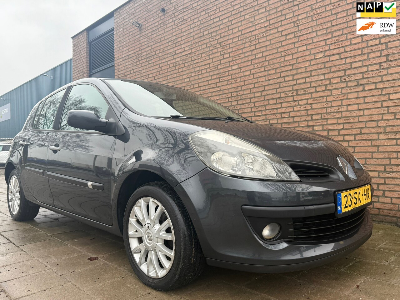 Renault Clio - 1.4-16V Team Spirit 1.4-16V Team Spirit - AutoWereld.nl