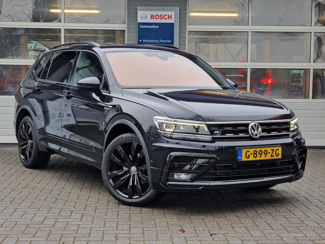 Volkswagen Tiguan Allspace - 1.5 TSI Highline Business R - Line 7-persoons|Clima|Led|Camera|Black-edition|NL-Auto|20-in - AutoWereld.nl