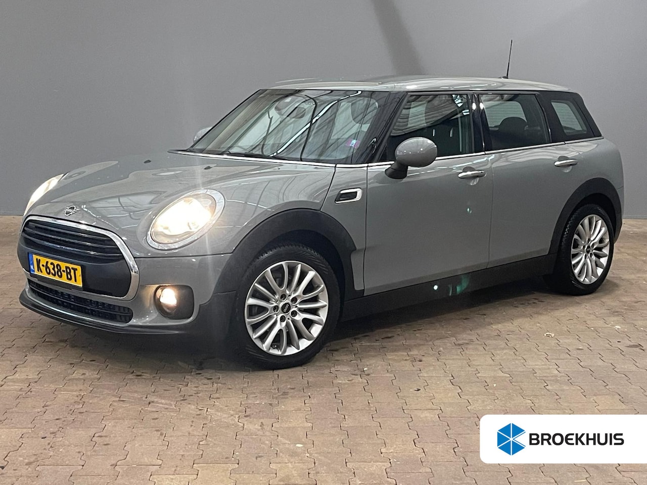 MINI Clubman - Mini 1.5 One Chili 17" Lichtmetaal | Climate Control | All Season Banden | Centrale Vegren - AutoWereld.nl