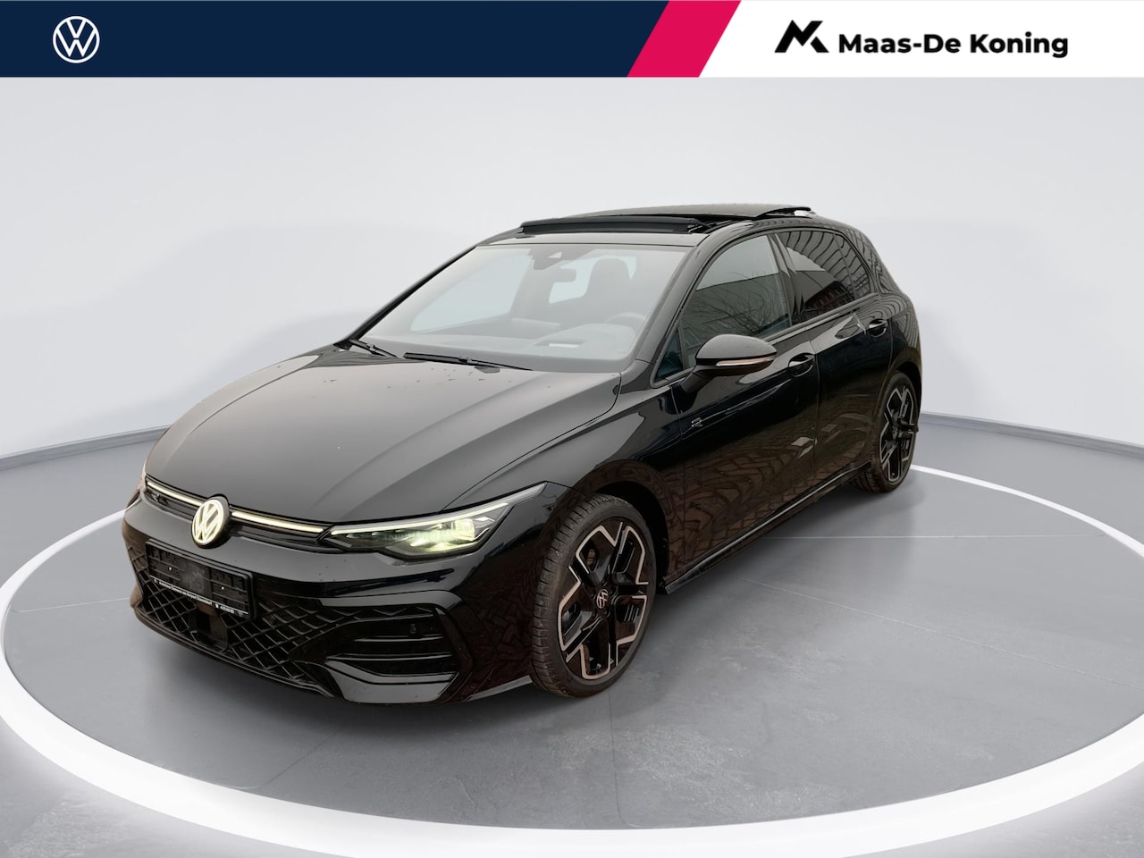 Volkswagen Golf - 1.5 eTSI 150pk DSG R-Line Edition · Panoramadak · IQ Led  · Camera + Parkeersensoren · Gar - AutoWereld.nl