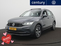 Volkswagen Tiguan - 1.4 TSI eHybrid Life / Panodak / Virtual / Elek. Trekhaak / Massage