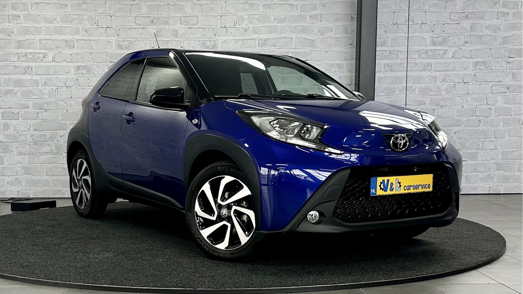 Toyota Aygo X - 1.0 VVT-i MT Pulse / Carplay / Stoelverwr. / Camera - AutoWereld.nl