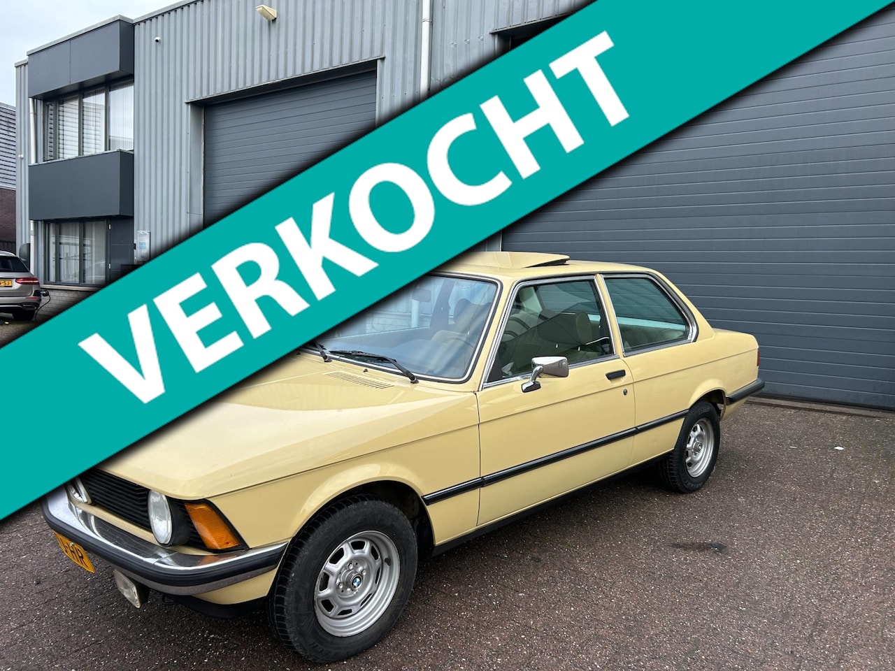 BMW 3-serie - 318 /automaat /2 deurs /schuifdak/apk zeer mooi - AutoWereld.nl