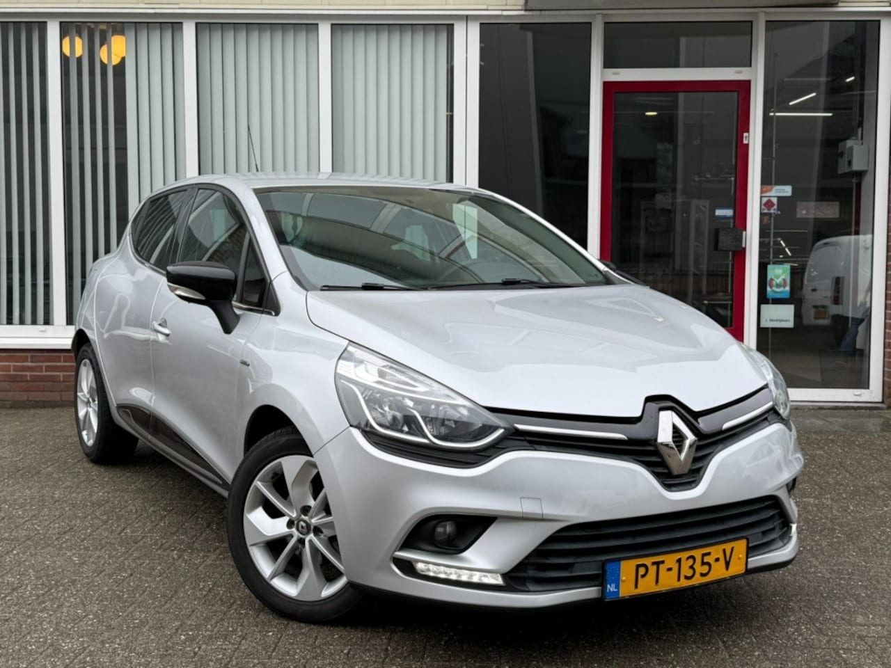 Renault Clio - 0.9 TCe Limited 5 deurs I Navi I Cruise I Airco I Lichtmetalen velgen I Volledig onderhoud - AutoWereld.nl