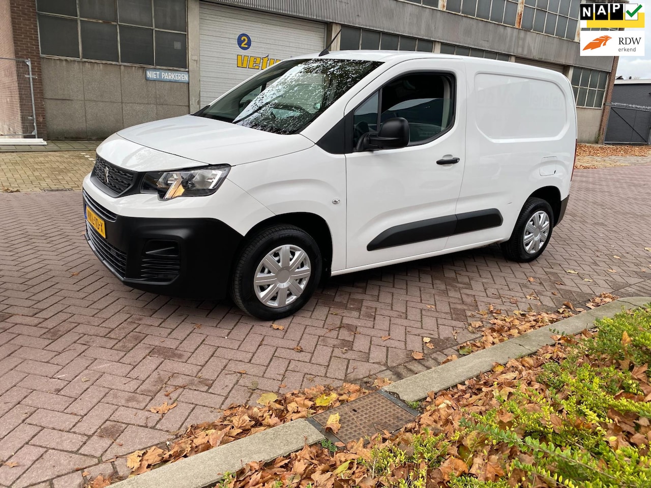 Peugeot Partner - 1.5 BlueHDI Pro * 2021 * Euro6 * 135.823 KM NAP * 1e Eigenaar * Airco * StartStop * APK 3- - AutoWereld.nl