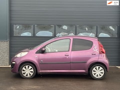 Peugeot 107 - 1.0 Envy uitvoering