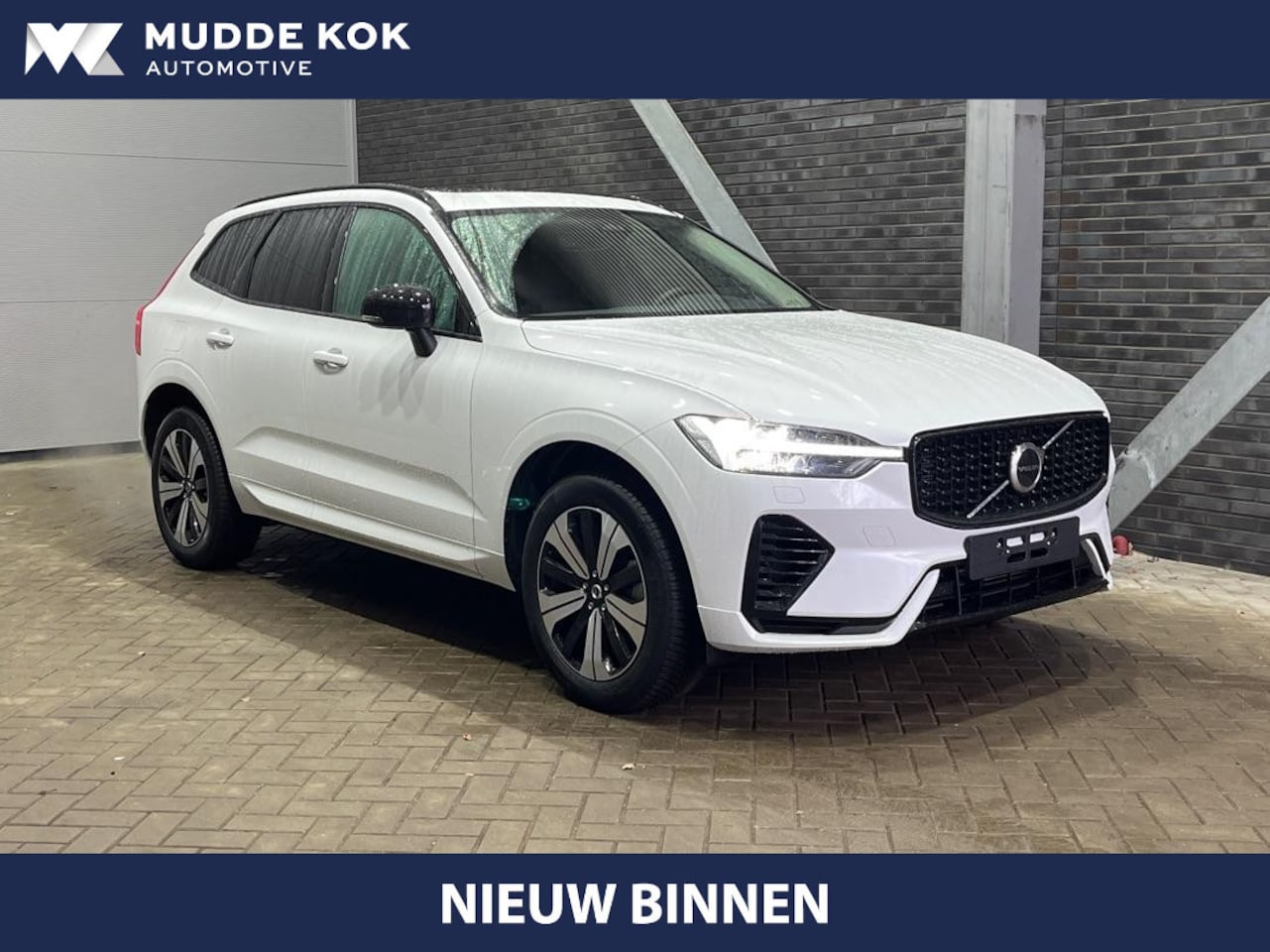 Volvo XC60 - T6 Plug-in hybrid Plus Dark | Panoramadak | Trekhaak | ACC | harman/kardon | Stoel+Stuurve - AutoWereld.nl