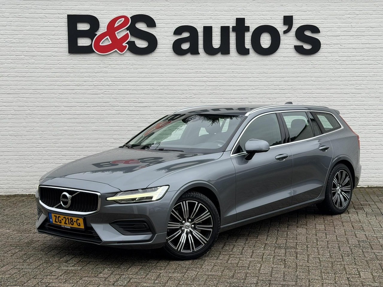 Volvo V60 - 2.0 T5 Aut. Stoelverwarming V+A Carplay Trekhaak Leder Cruise Camera Pdc Navi Led Elek. A- - AutoWereld.nl