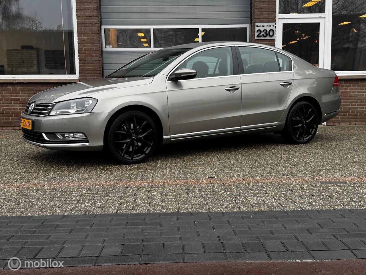 Volkswagen Passat - 1.4 TSI DSG NAVIGATIE/PDC/AIRCO/CRUISE - AutoWereld.nl