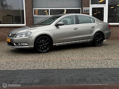 Volkswagen Passat - 1.4 TSI DSG NAVIGATIE/PDC/AIRCO/CRUISE
