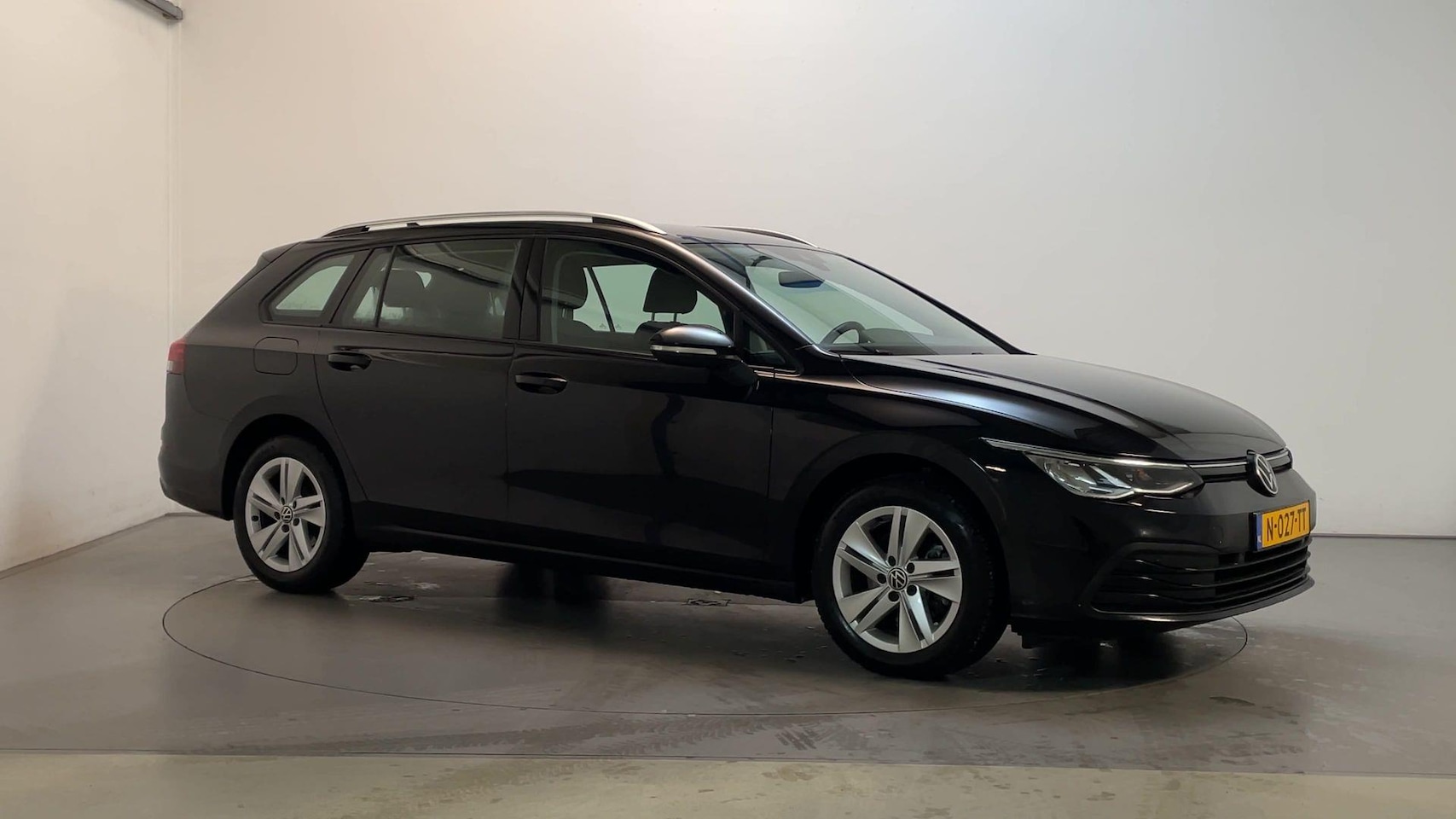 Volkswagen Golf Variant - 1.0 TSI 110pk Life Sfeerverlichting Camera Navigatie - AutoWereld.nl