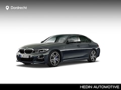 BMW 3-serie - 318i High Executive | M-Sport | 19" | Leder | Schuifdak | Head-Up | Voorbereiding Driving