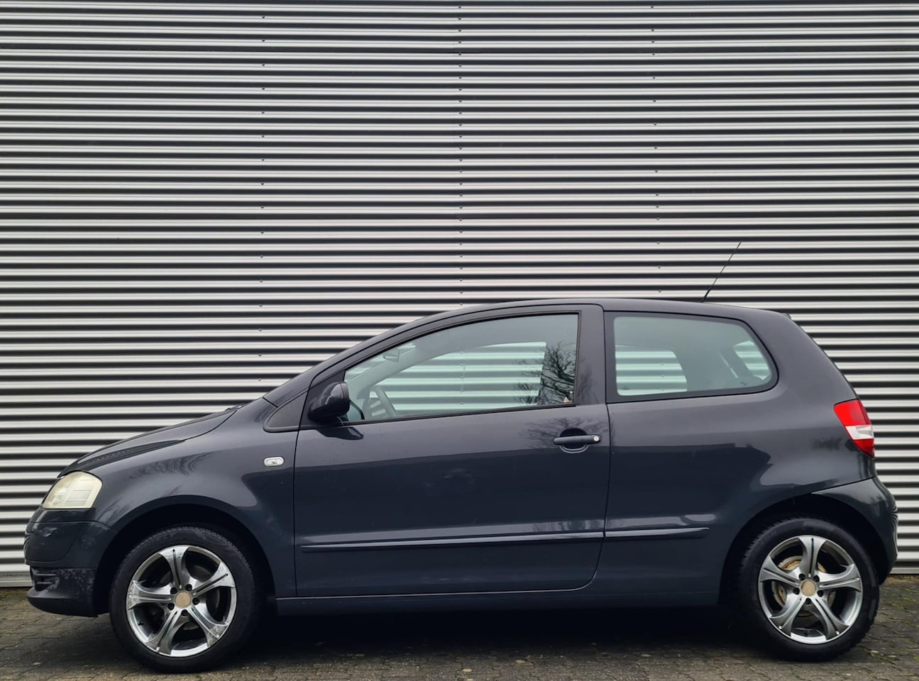 Volkswagen Fox - 1.2 Trendline 3drs 12-2008 Urano Grey APK NIEUW!! - AutoWereld.nl