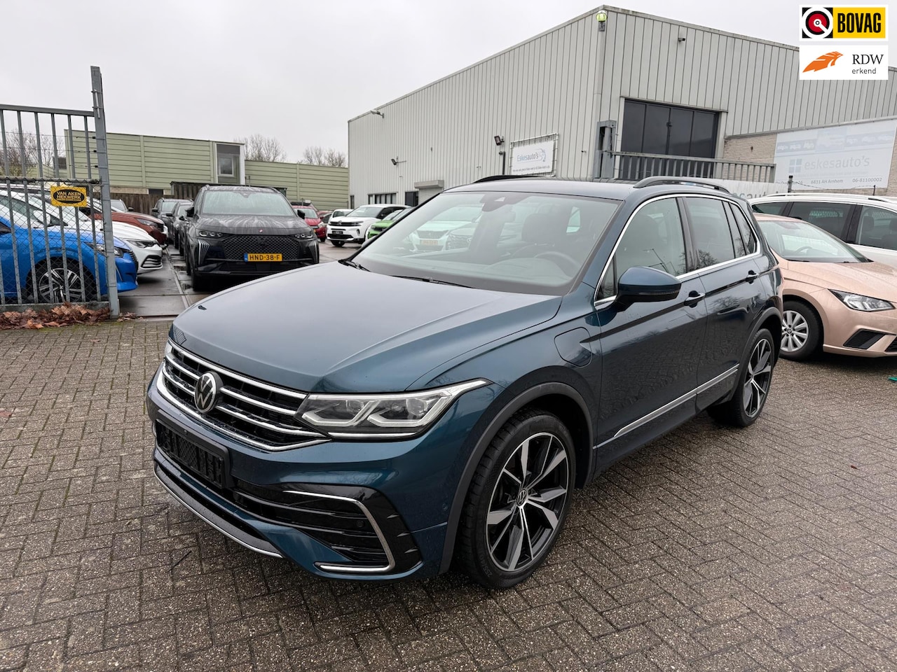 Volkswagen Tiguan - 1.4 TSI eHybrid R-Line Business 1.4 TSI eHybrid R-Line Business+, 12 mnd garantie - AutoWereld.nl
